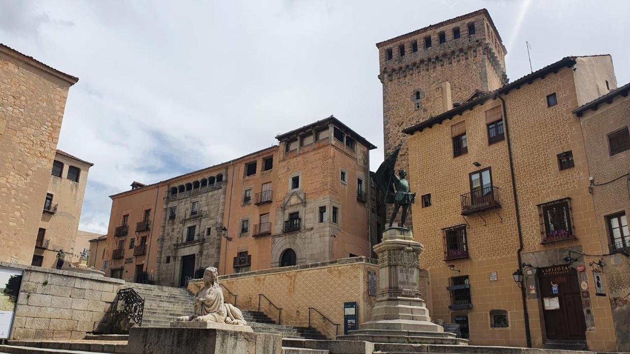 Real Segovia Apartments By Recordis Hotels Luaran gambar