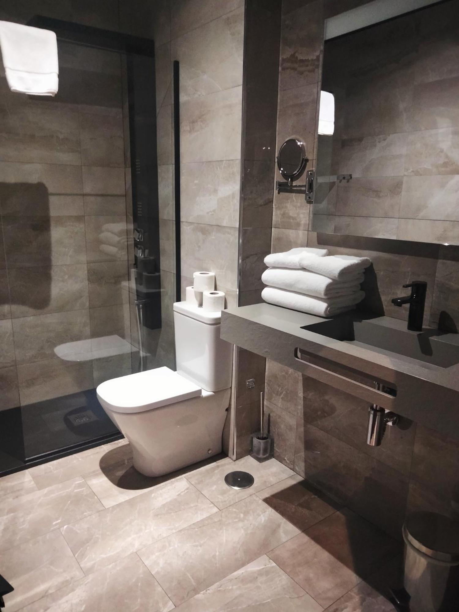 Real Segovia Apartments By Recordis Hotels Luaran gambar